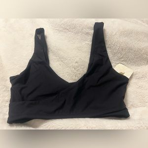 Low impact crossover sports bra by Fabletics